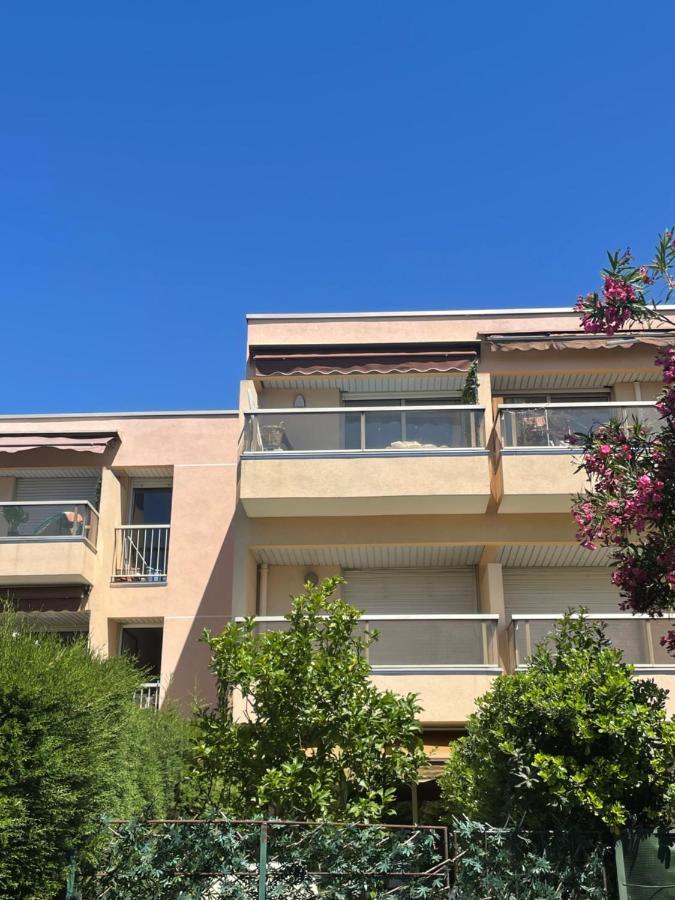 Appartement De Charme A 2 Min De La Plage 발로리스 외부 사진