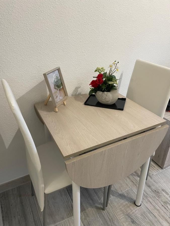 Appartement De Charme A 2 Min De La Plage 발로리스 외부 사진