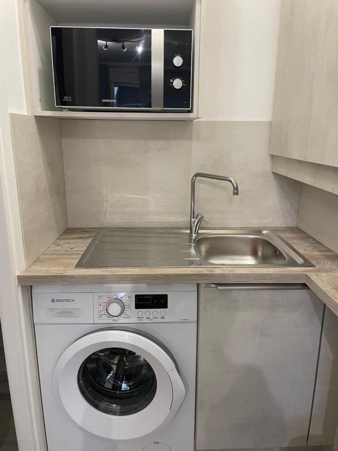 Appartement De Charme A 2 Min De La Plage 발로리스 외부 사진