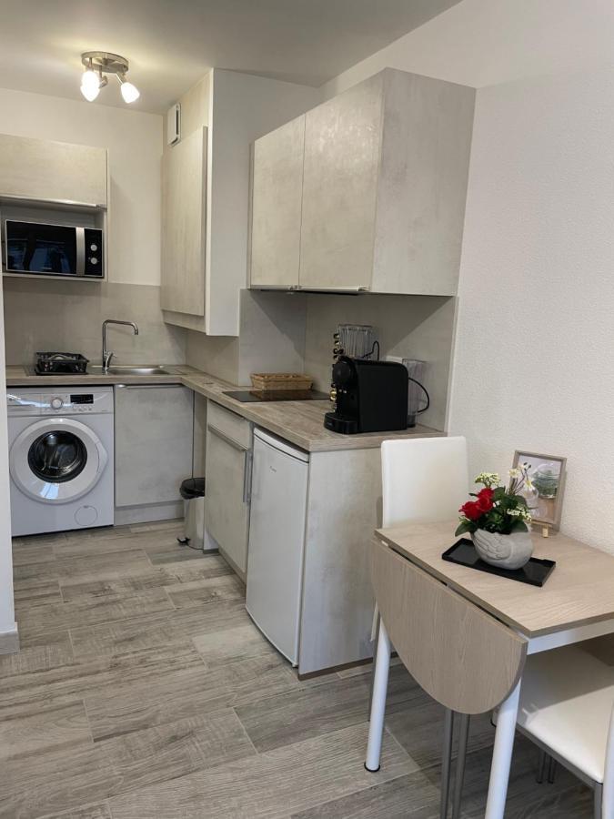 Appartement De Charme A 2 Min De La Plage 발로리스 외부 사진