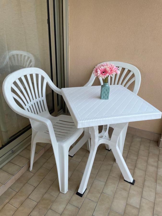 Appartement De Charme A 2 Min De La Plage 발로리스 외부 사진